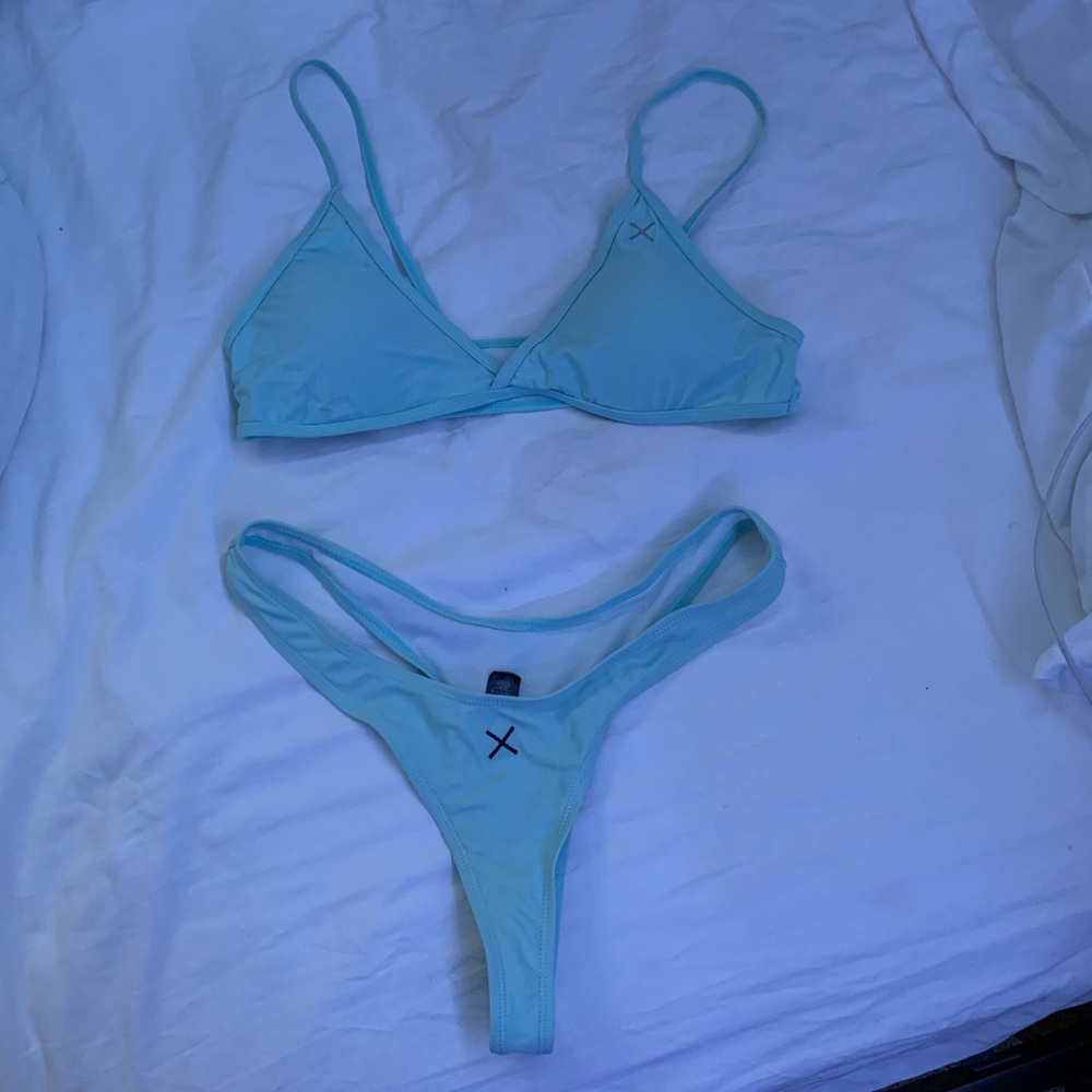 Boutine LA Bikini Set